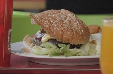 Gewerkschaftschef gegen niedrigere Gastrosteuer