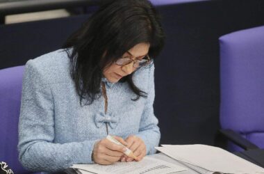 Reiche unterzeichnet Verträge zum Kohle-Ausstieg der LEAG