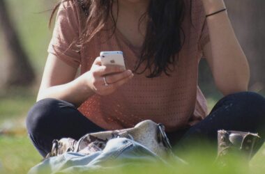 Betrügerisches App-Netzwerk bringt Geschädigte um Millionen