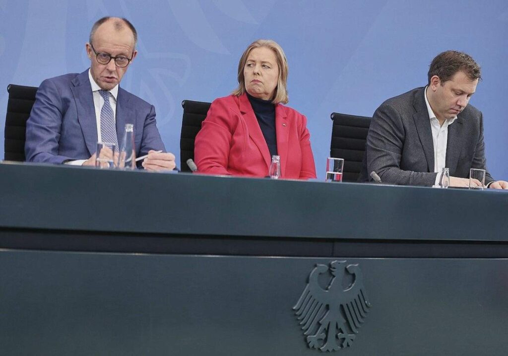 Grüne werfen Regierung Handlungsunfähigkeit vor