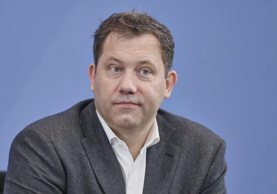 Klingbeil hofft 2026 auf "Lagerfeuer-Momente" bei Fußball-WM