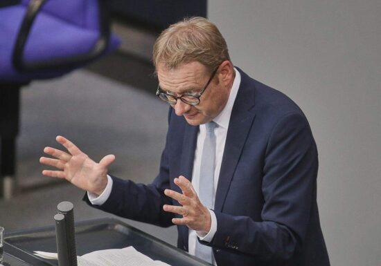 Emissionshandel: Union will Industrie länger CO2 ausstoßen lassen