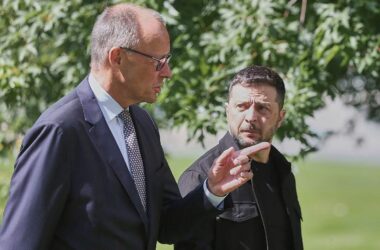 Selenskyj und Merz besprechen Treffen mit Trump