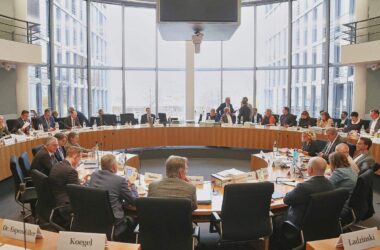 Haushälter sehen Probleme bei Kontrolle von Bundeswehr-Beschaffungen