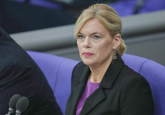 Klöckner sieht sich nicht als "Supernanny" des Bundestags