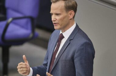 Streeck will Ende der Zwei-Klassen-Medizin bei Facharztterminen