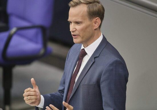 Streeck will Ende der Zwei-Klassen-Medizin bei Facharztterminen