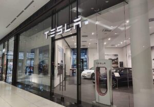 Berliner Erzbischof kritisiert Elon-Musk-Vergütung als "skandalös"