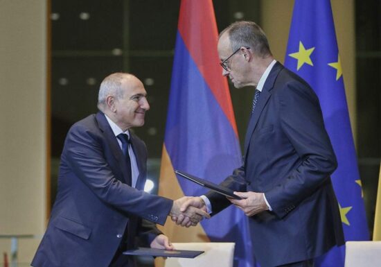 Merz sieht "historische Chance" für "europäischen Weg" Armeniens