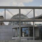 Vertrauen in den Staat sinkt weiter