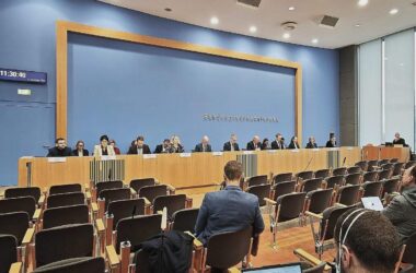 Bundesregierung verteidigt Ukraine-Darlehen