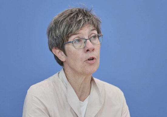 Kramp-Karrenbauer beharrt auf Kandidatur für Adenauer-Stiftung