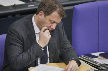 Klingbeil plant Start der Frühstart-Rente für 2027