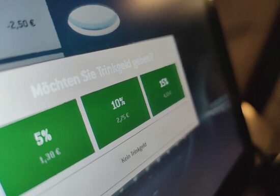 Dehoga lehnt verpflichtende Möglichkeit zur Kartenzahlung ab