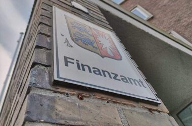 Behördengang kostet durchschnittlich 125 Minuten Zeit