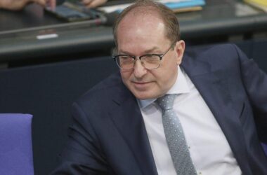 Innenminister: Linksextreme anfällig für russischen Einfluss