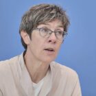 Kramp-Karrenbauer verteidigt Kampfkandidatur für KAS-Vorsitz