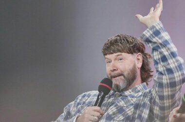 Weihnachtslieder dominieren Single-Charts - Rea Garvey neu dabei