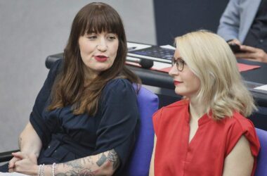 Linke legt im "Politbarometer" kräftig zu - AfD fällt hinter Union