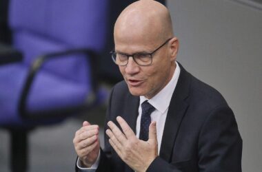 CDU-Politiker Brinkhaus fordert mehr Führung von Merz