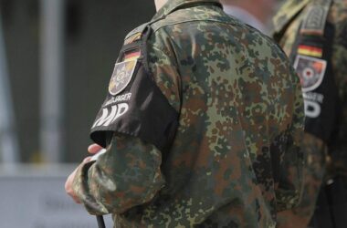 Bundeswehrsoldaten fliegen mit "zivilem Flugzeug" nach Grönland