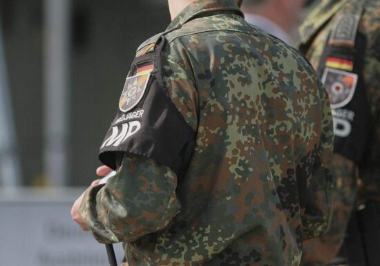 Bundeswehrsoldaten fliegen mit "zivilem Flugzeug" nach Grönland