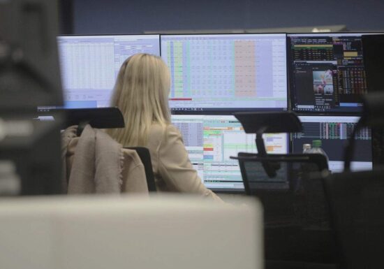 Dax hält Rekordniveau zum Handelsstart