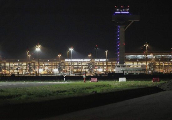 Fahnder nehmen mutmaßlichen Waffenschmuggler der Hamas am BER fest