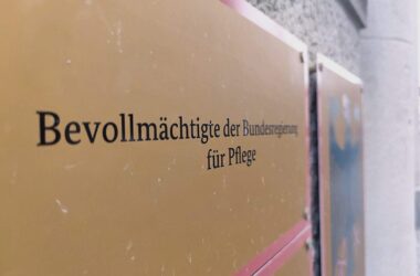 Eigenanteil: Pflegebevollmächtigte sieht Klingbeil in der Pflicht