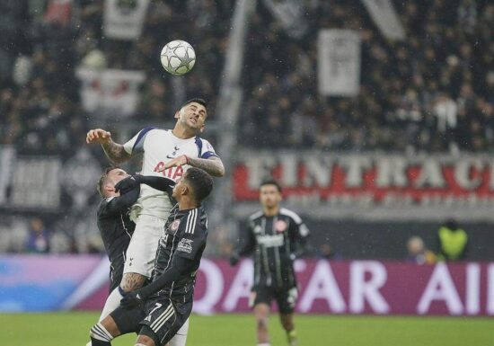 Champions League: Eintracht unterliegt Tottenham - Bayern siegreich