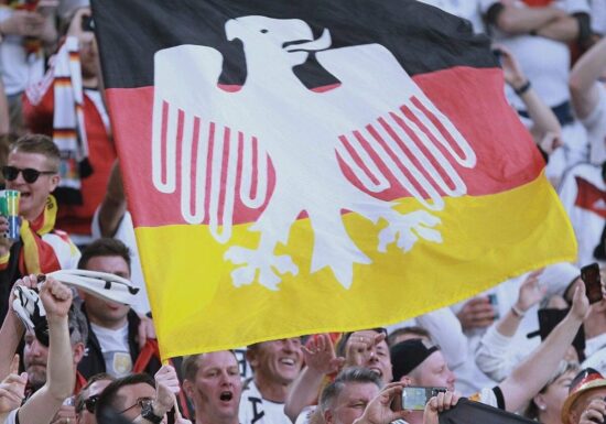 Grüne und Linke sorgen sich um deutsche Fußball-Fans in den USA