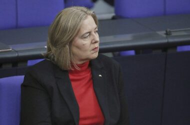 Bas verteidigt neue Grundsicherung