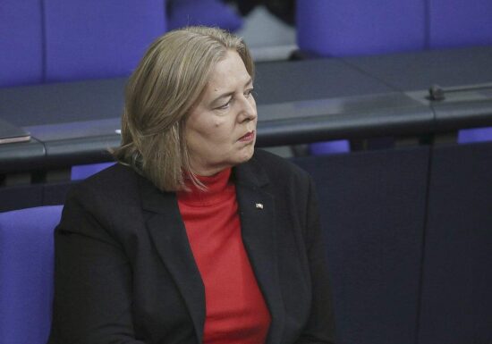 Bas verteidigt neue Grundsicherung