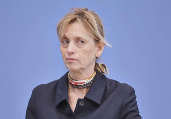 Prien will Überprüfung von Demokratieförderprojekten ausweiten