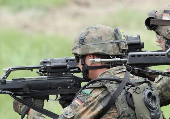 Laschet hält deutsche Soldaten in der Ukraine für möglich