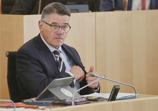 Hessens Ministerpräsident greift Nehmerländer im Finanzausgleich an