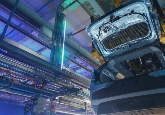 Schneider: E-Auto-Förderung soll für 800.000 Fahrzeuge reichen