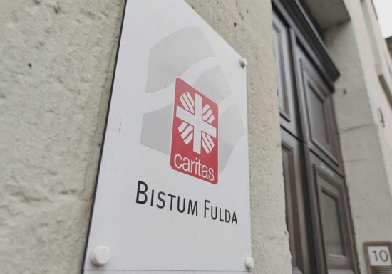 Caritas pocht auf höhere Bezahlung für Freiwilligendienste