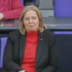 Politbarometer: SPD legt leicht zu - Kritik an US-Außenpolitik