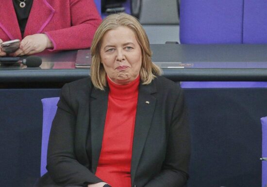 Politbarometer: SPD legt leicht zu - Kritik an US-Außenpolitik