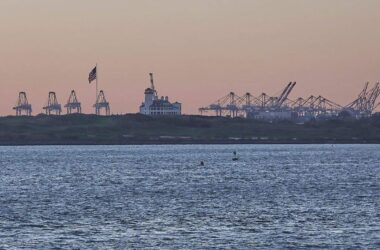 Trump verhängt Sondersteuer für Geschäftspartner des Iran