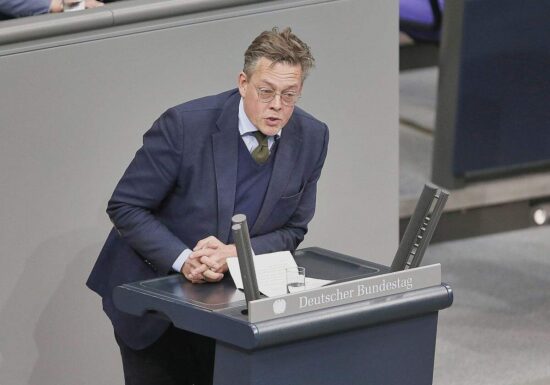 Grüne erwägen Marktausschluss unsicherer Anbieter vernetzter Autos