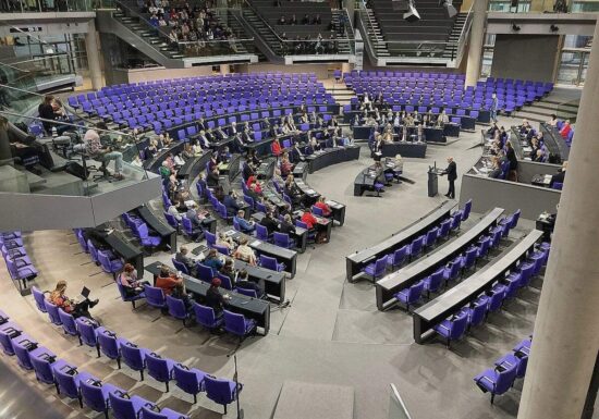 Grüne unterstützen Verschärfung des Abgeordnetengesetzes