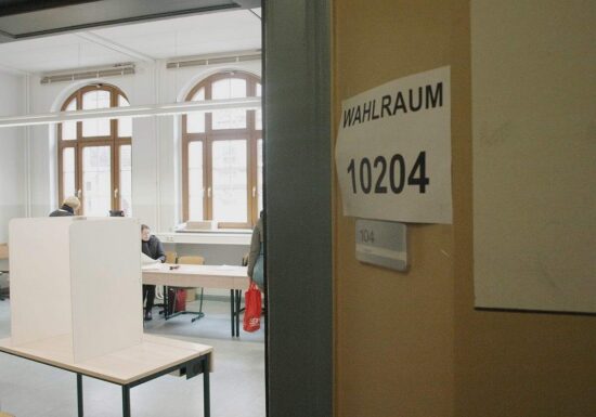 Hubig rechtfertigt geplanten Wahlrechtsentzug bei Volksverhetzung