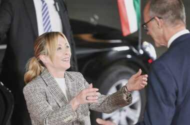 EVP-Chef Weber fordert engere Zusammenarbeit mit Meloni