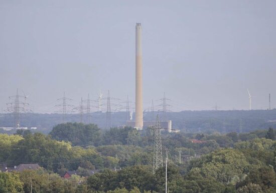 Umfrage: Jeder Zweite offen für klimaneutralen Industrieumbau