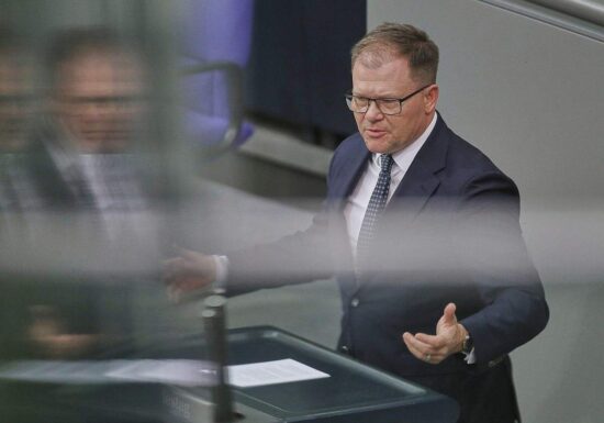 Grönland: Schneider warnt vor Ausbeutung von Rohstoffen