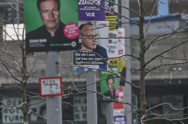Wahlplakate trotzen laut Umfrage Sozialen Medien