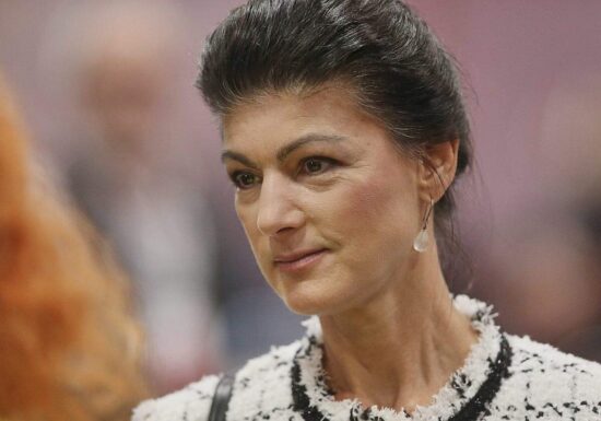 Wagenknecht fordert Rente ab 60 für Pflegekräfte und körperlich schwer Arbeitende
