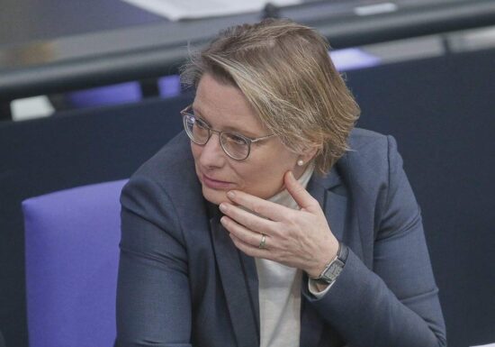 Grok: Hubig will gegen sexualisierte Deepfakes vorgehen